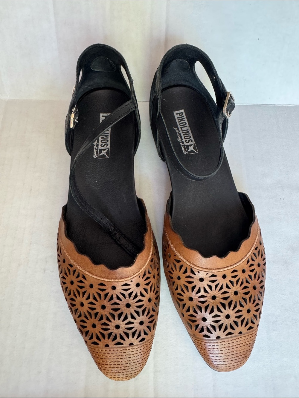 Pikolinos Benissa Flat Leather Sandals - Picture 2 of 13